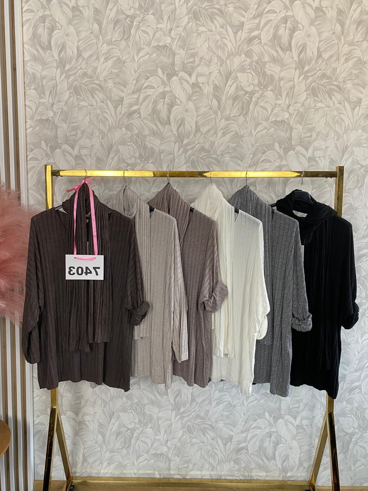 SWETER PRĄŻEK Z SZALEM 7403