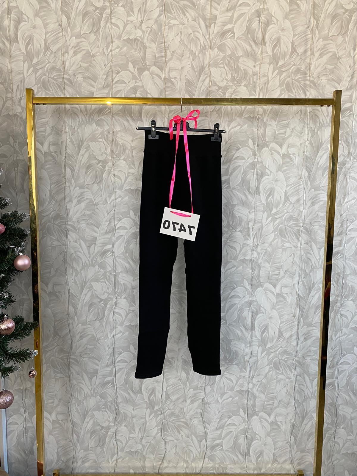 LEGGINSY GŁADKIE Z PRĄŻKA 7470