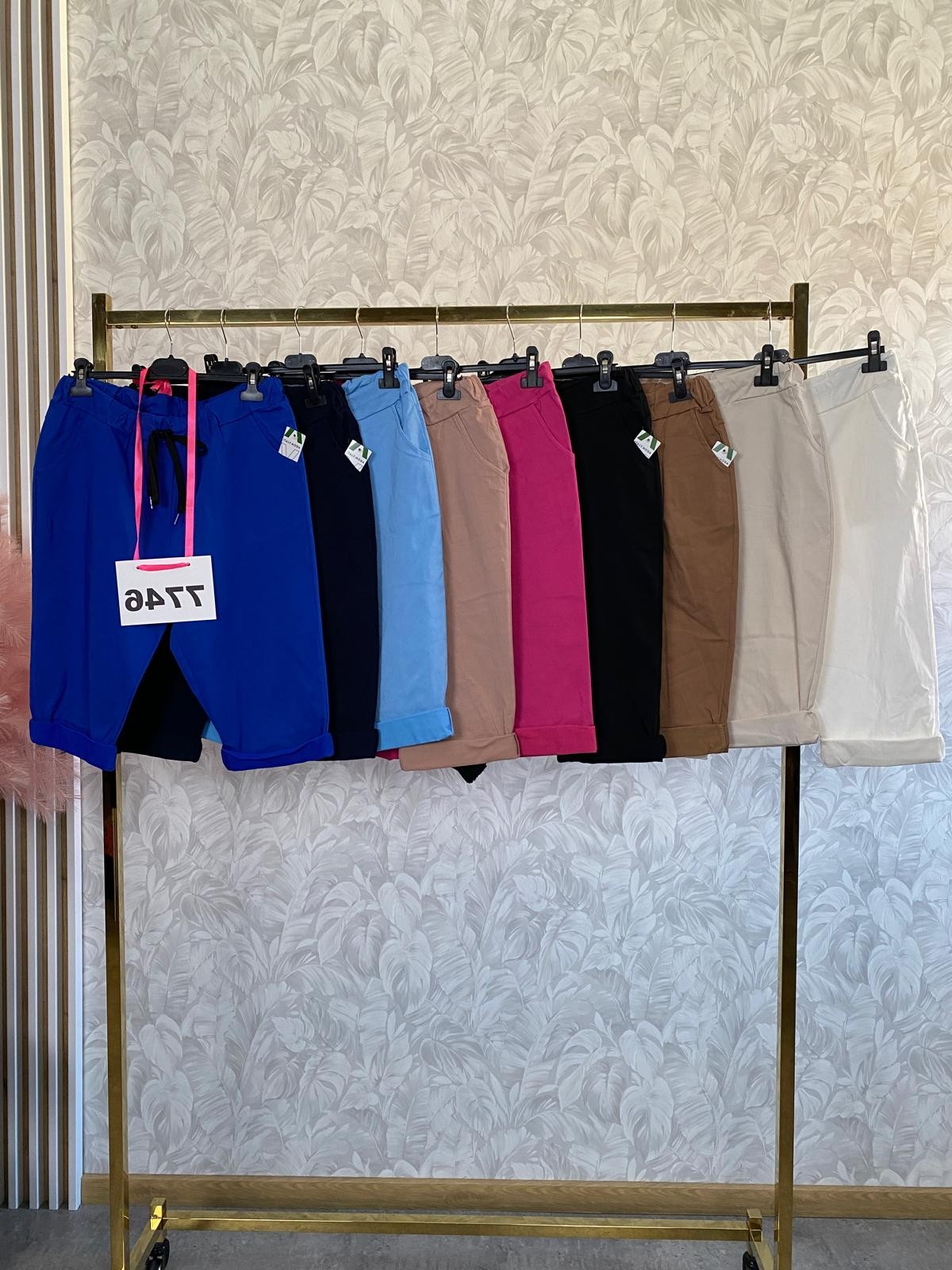 KRÓTKIE SPODENKI 7746