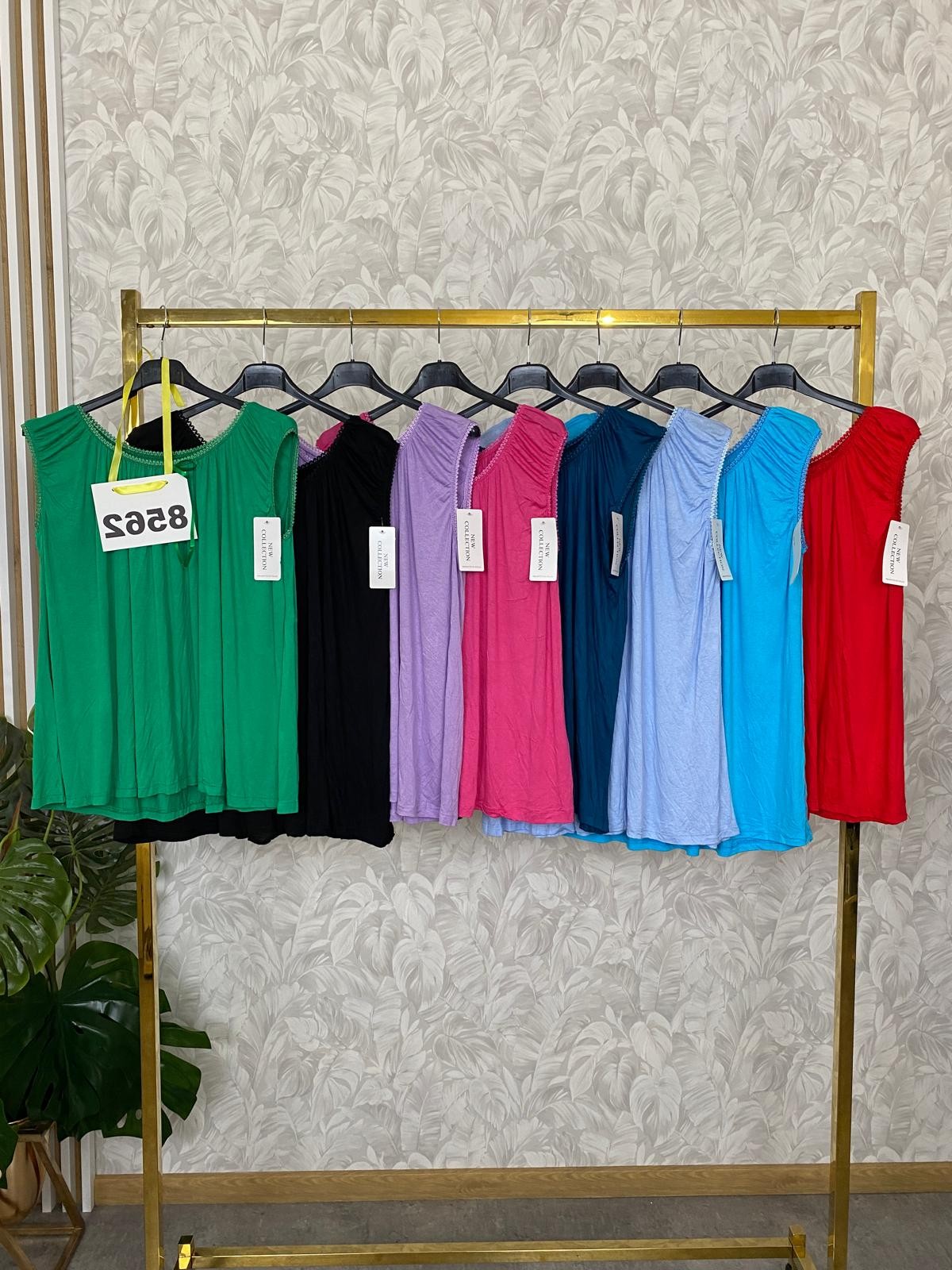 TOP CALINECZKA 8562